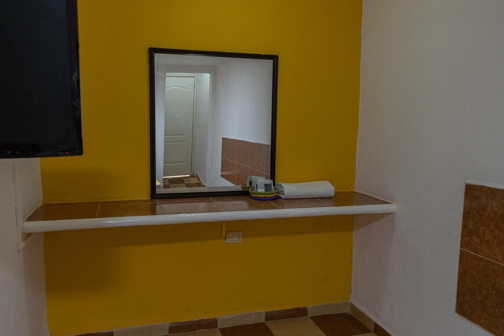 Oyo Hotel Marias,Aeropuerto Internacional De Chetumal Esterno foto