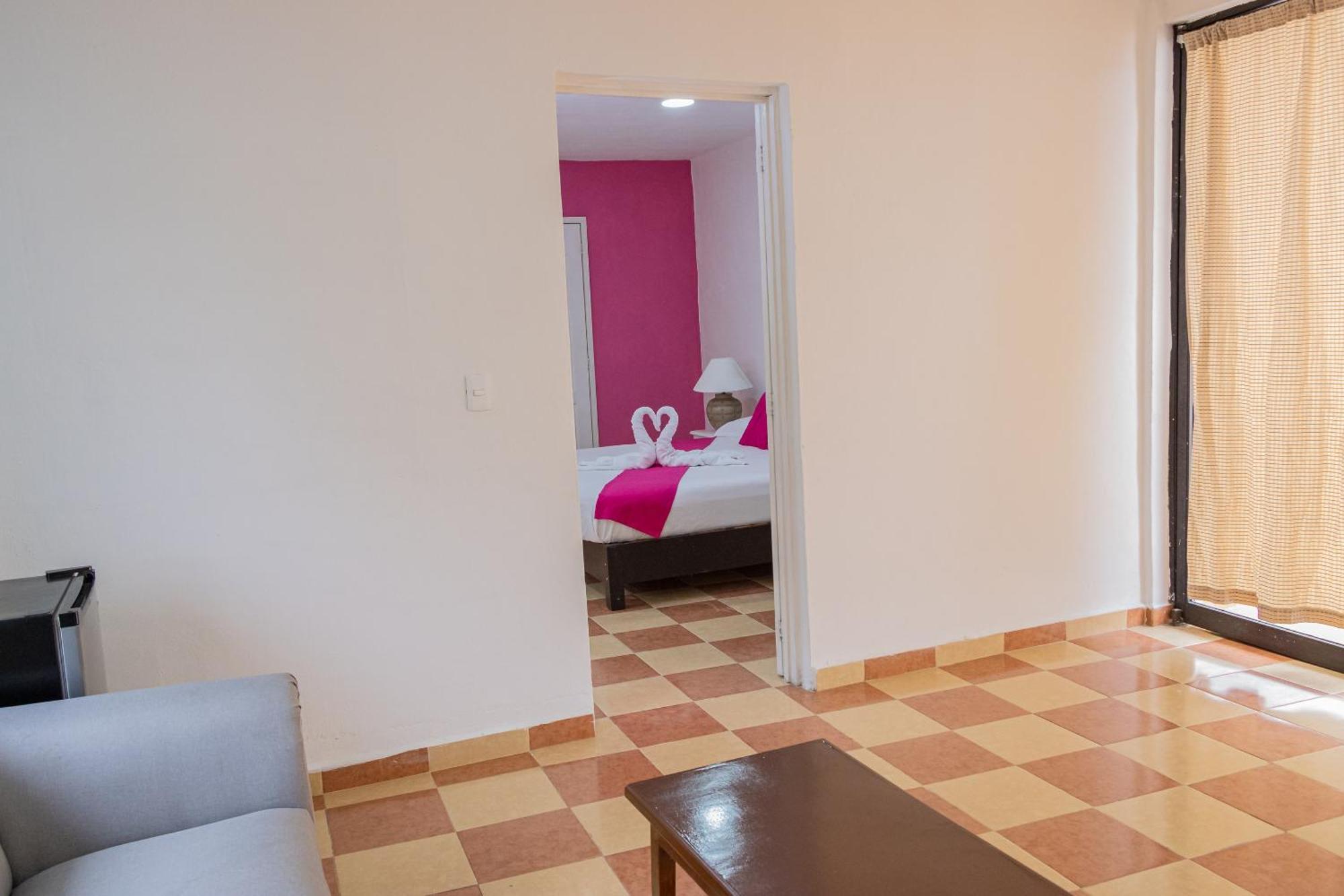 Oyo Hotel Marias,Aeropuerto Internacional De Chetumal Esterno foto