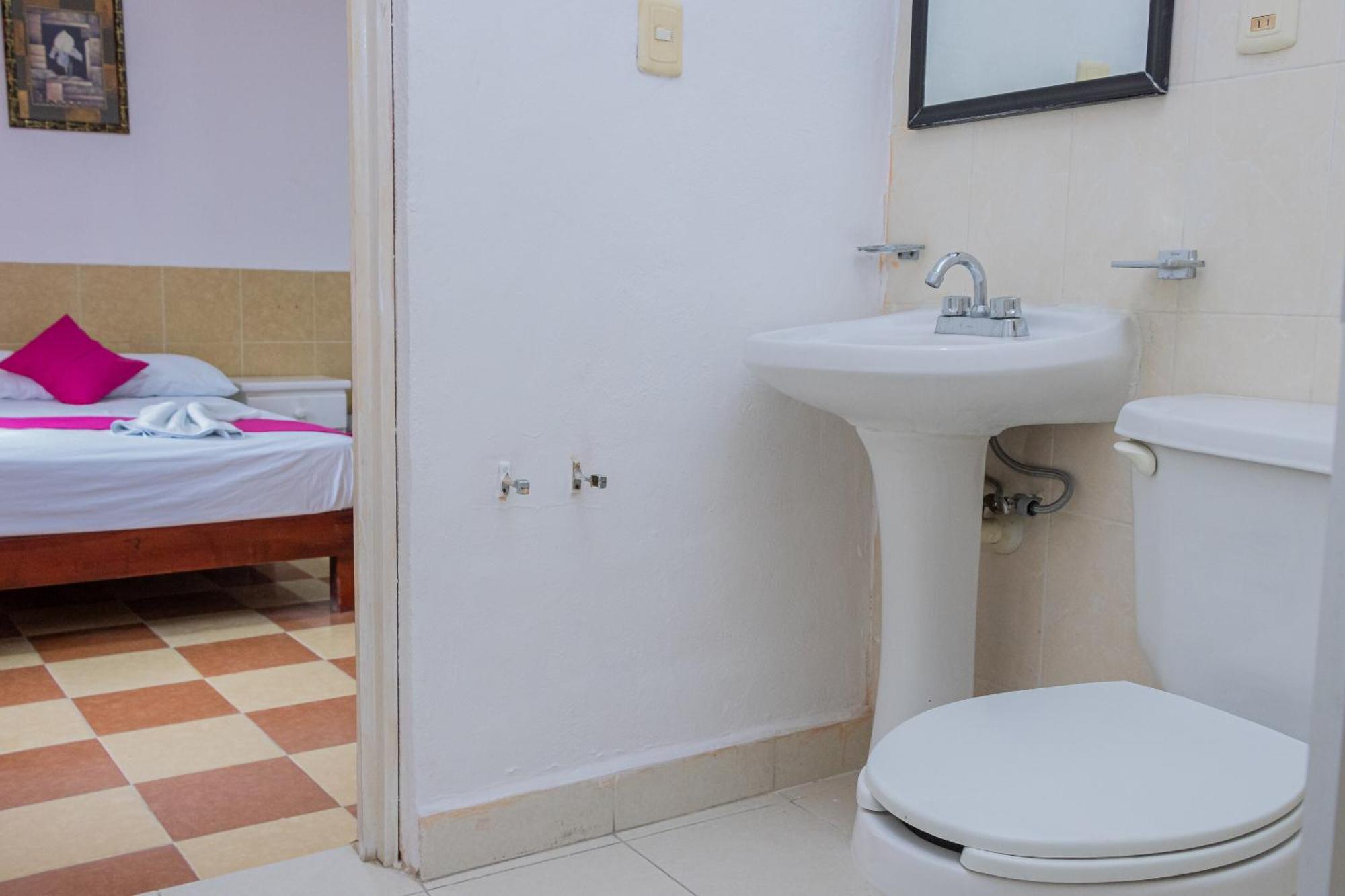 Oyo Hotel Marias,Aeropuerto Internacional De Chetumal Esterno foto