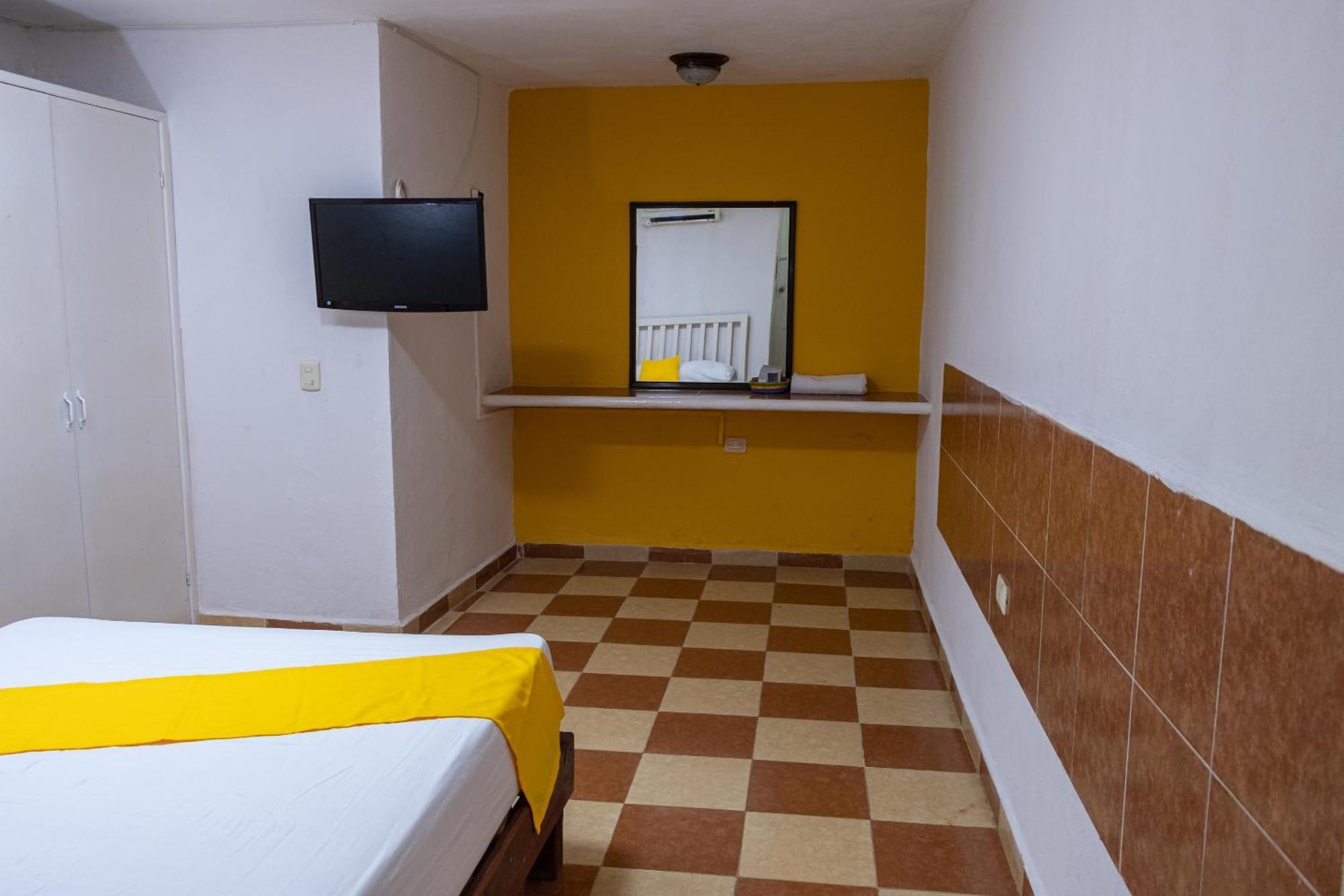 Oyo Hotel Marias,Aeropuerto Internacional De Chetumal Esterno foto