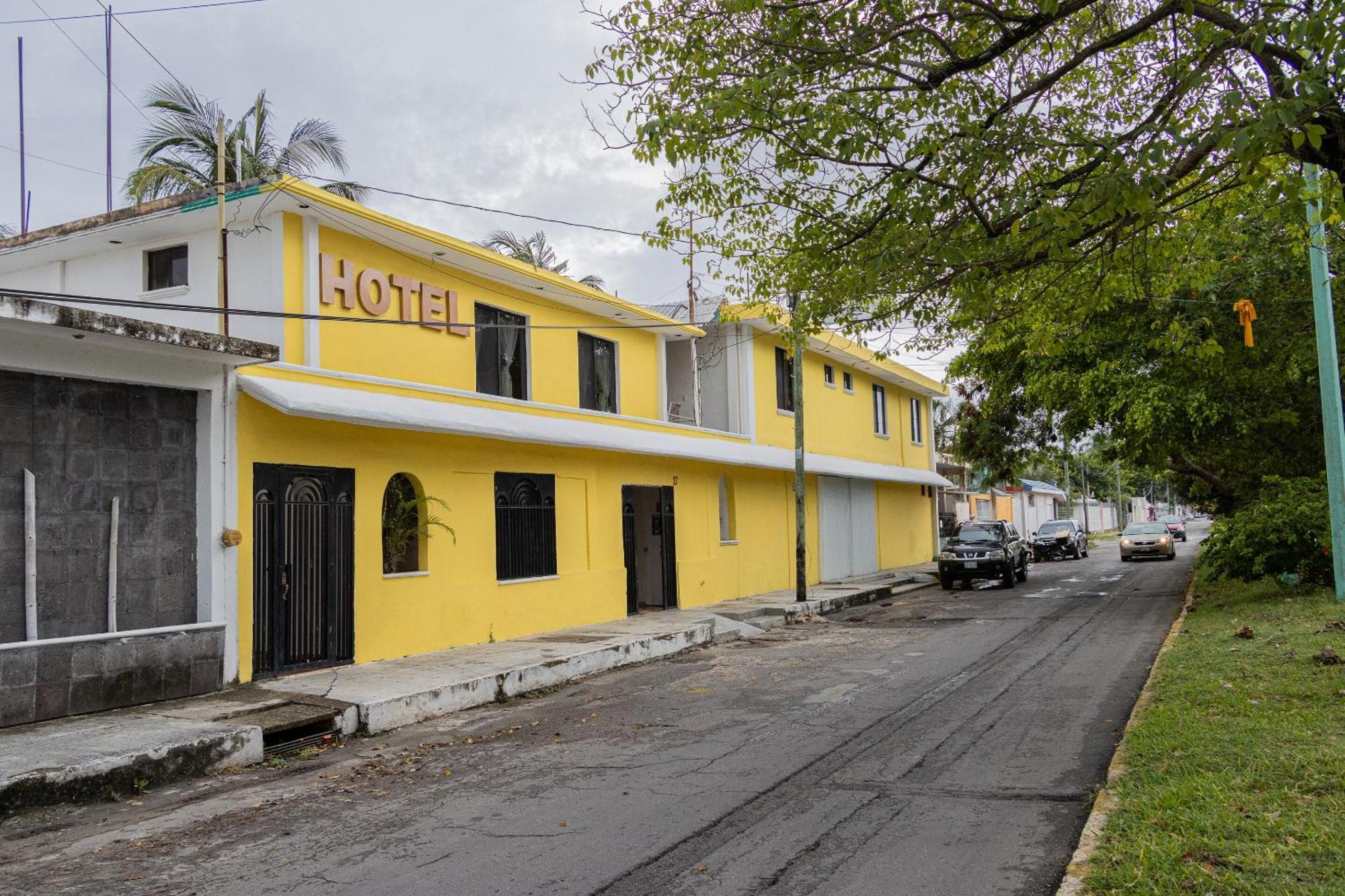 Oyo Hotel Marias,Aeropuerto Internacional De Chetumal Esterno foto